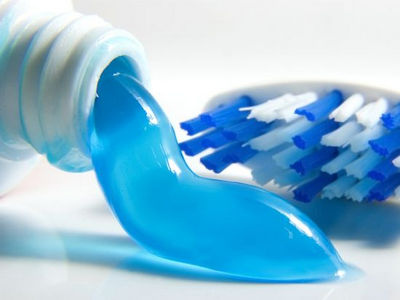 Можно ли чистить зубы пемзой или как создавалась зубная паста